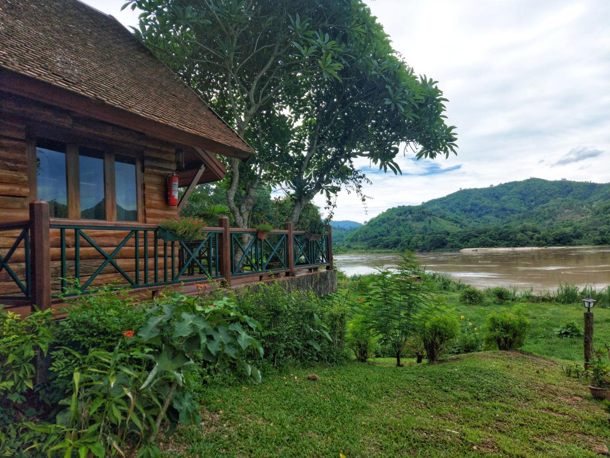 Mekong Villas Pak Chom Exterior photo